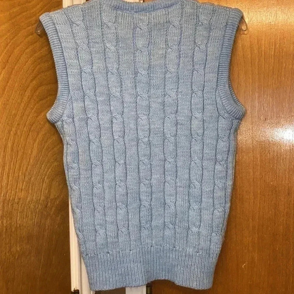 V-neck Cable cord Sweater Vest - Picture 5 of 6